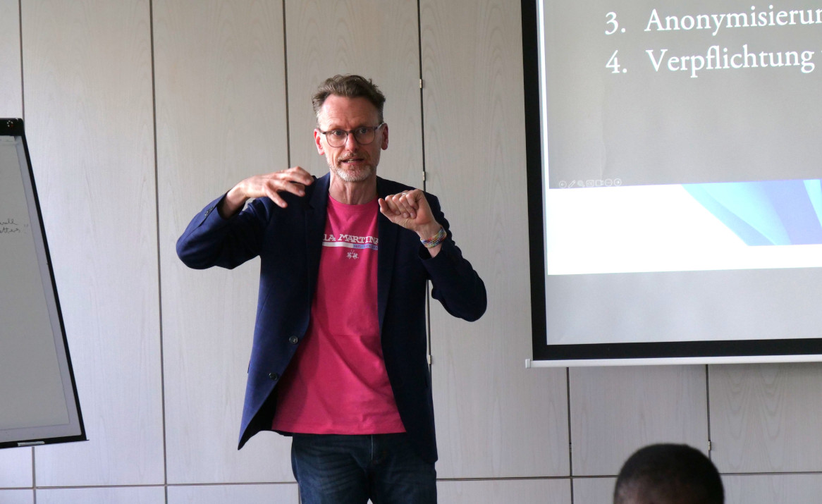 TRAIN Academy Keynote Lecture: Die rechtlichen Rahmenbedingungen für den Einsatz von KI in der Forschung sind überschaubar!